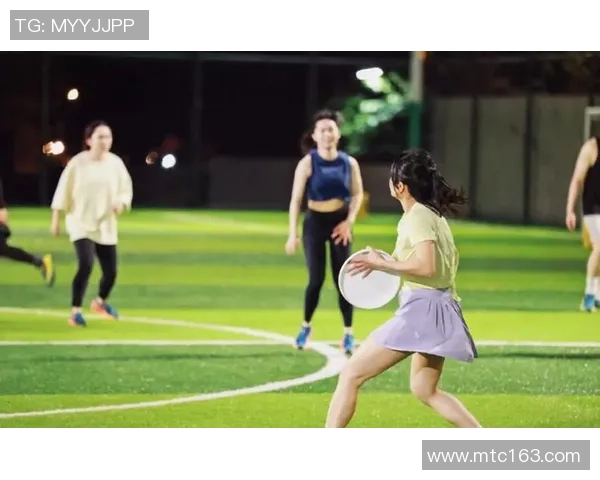 重庆飞盘队灵活性变革引发热议助力运动发展新风潮