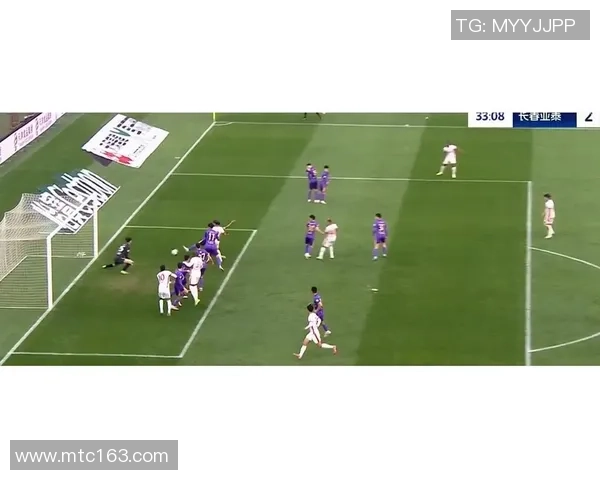 中超激战尤文图斯险胜曼联乌龙球成比赛转折点数据分析揭示精彩瞬间