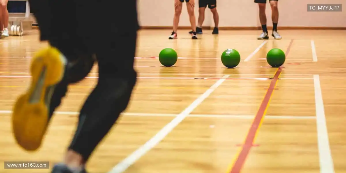 专业装备，轻松掌控赛场！🎾 品质与潮流，为你的热爱加冕！